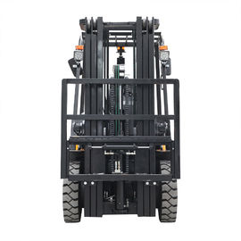 2.5 Ton Diesel Forklift Truck High Efficiency With Penumatic Forklift Tire